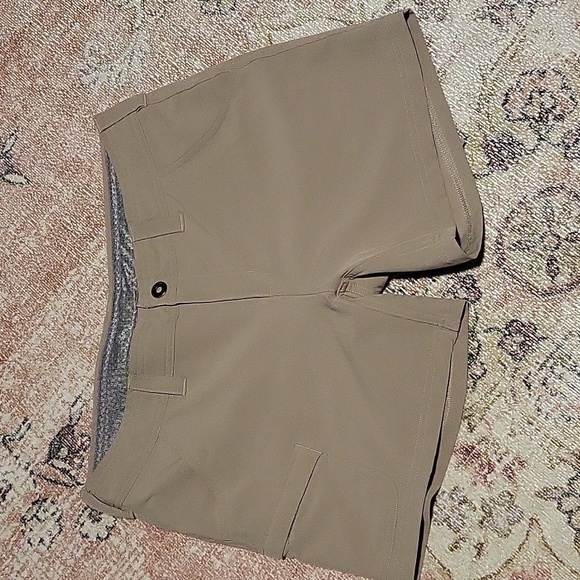 The North Face Tan Women's Polyester Elastane Zip Front 5 Pocket Shorts - Size 6 - Picture 1 of 11